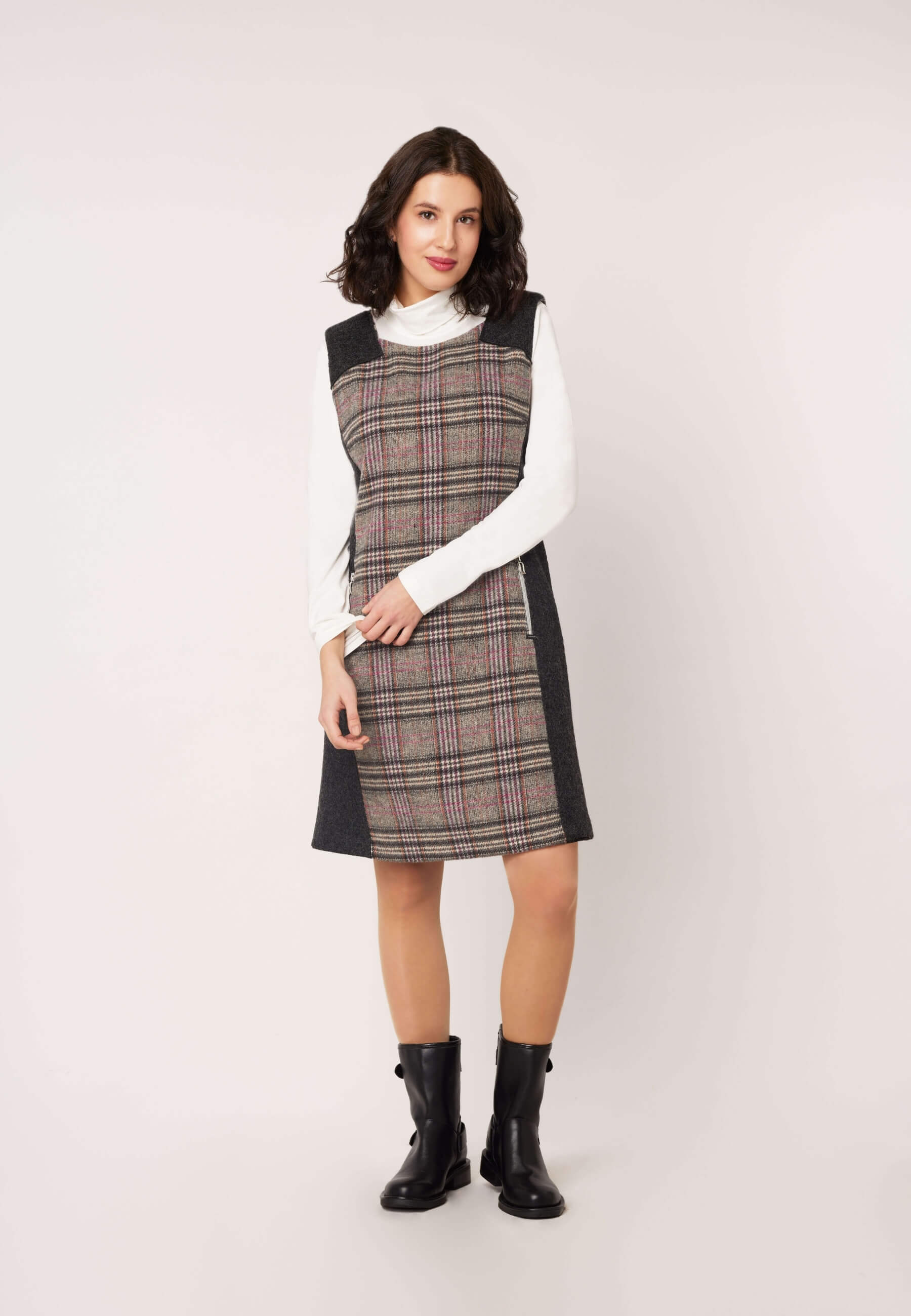 Traegerkleid