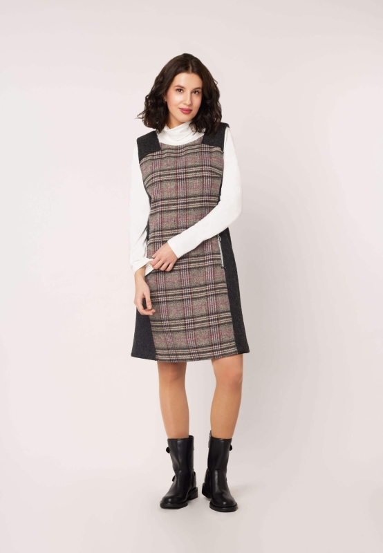 Traegerkleid