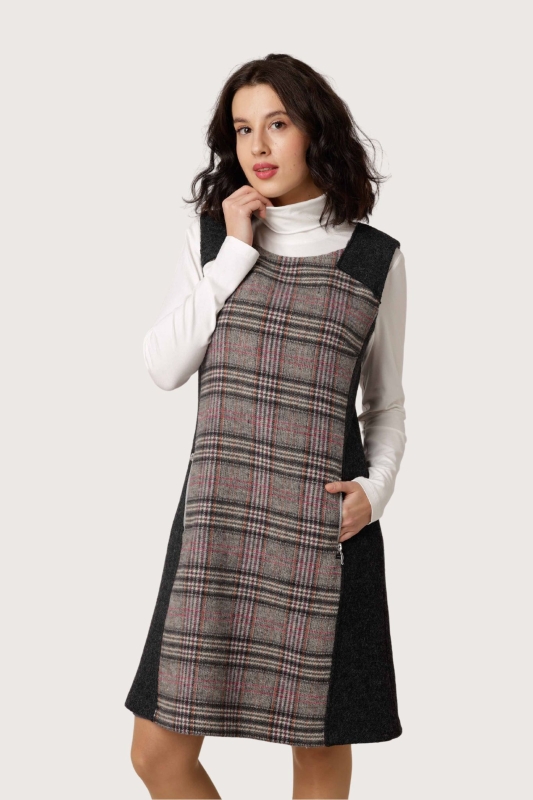 Traegerkleid